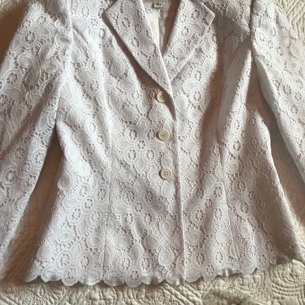 White two piece jacket and skirt lace lace suit - Picture 5 of 8
